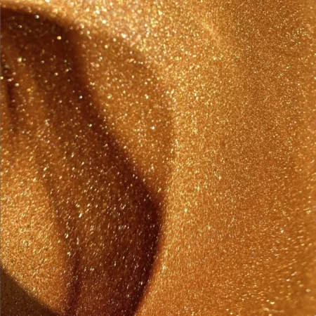 Makris-Shimmering-Body-Oil-Texture-02